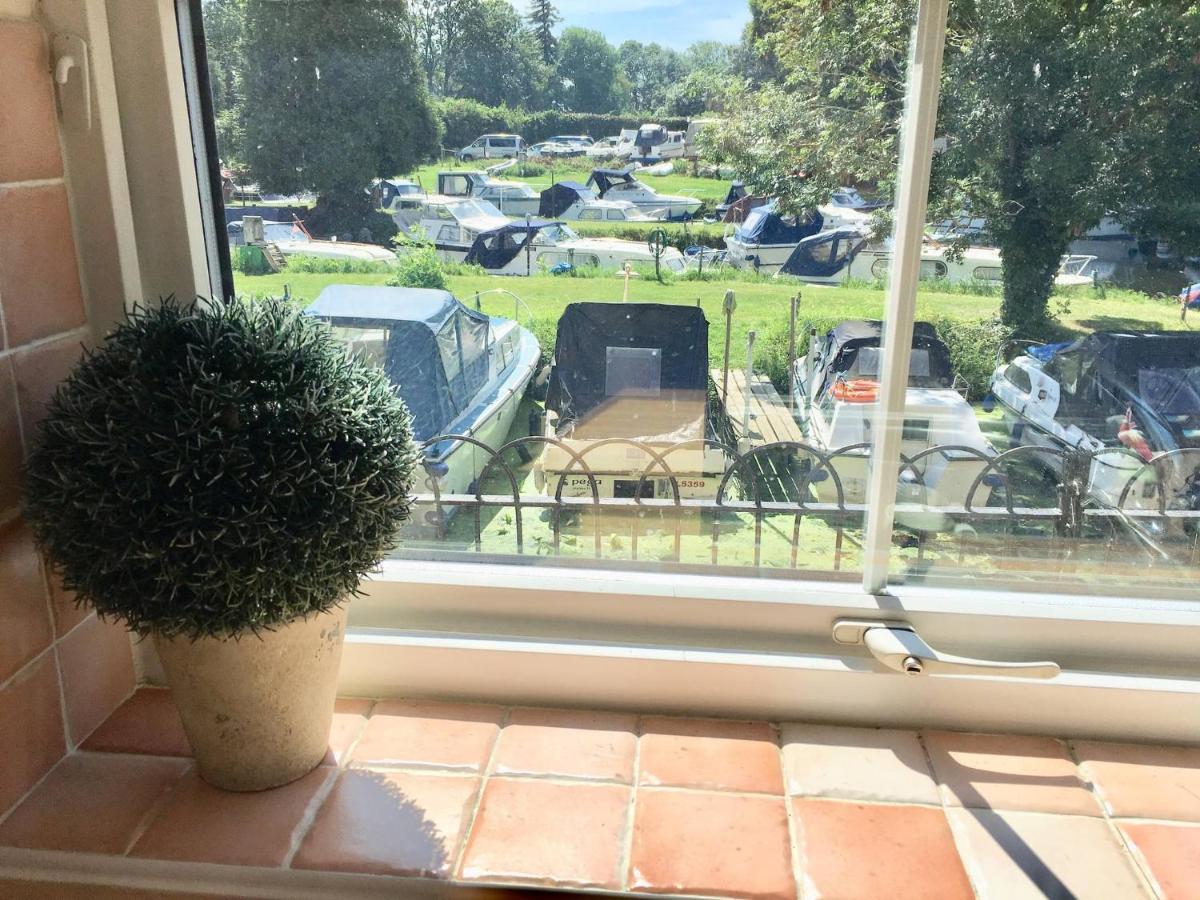 River Courtyard Apartment In The Heart Of Stneots Saint Neots Exterior foto