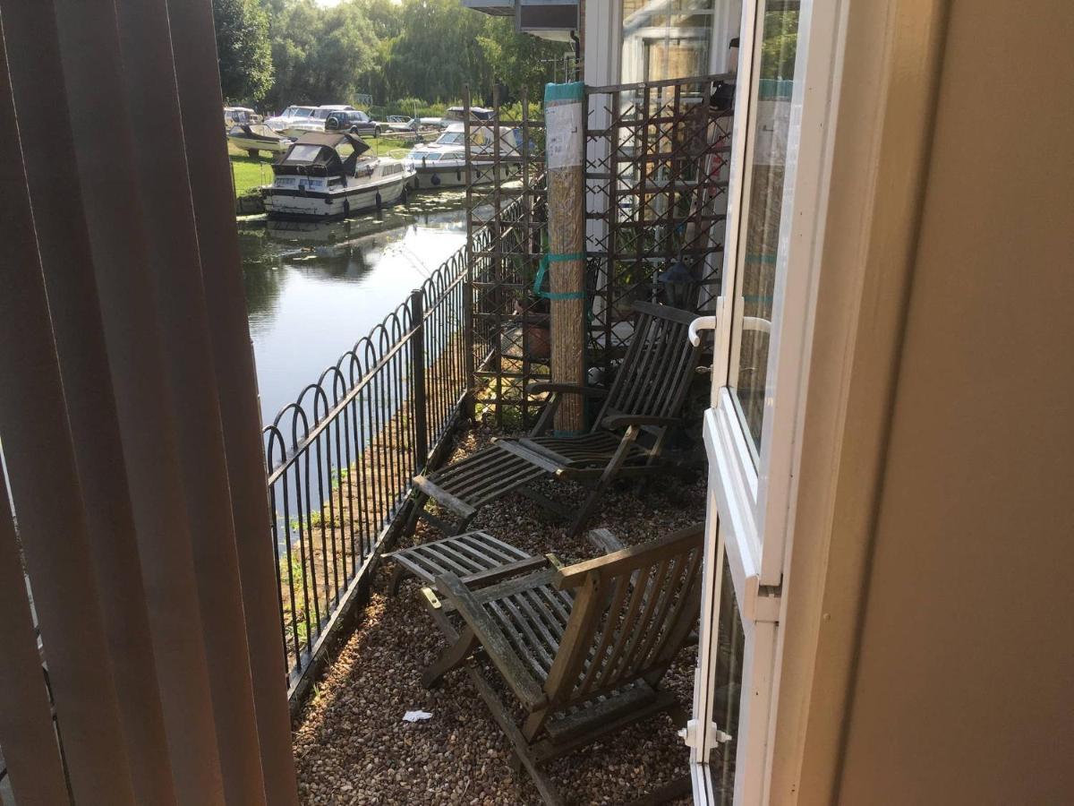 River Courtyard Apartment In The Heart Of Stneots Saint Neots Exterior foto