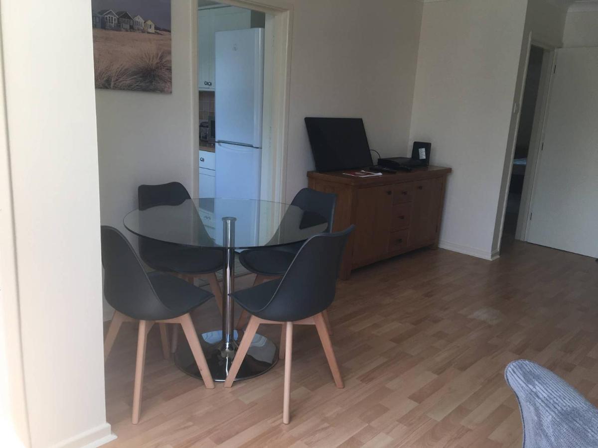 River Courtyard Apartment In The Heart Of Stneots Saint Neots Exterior foto
